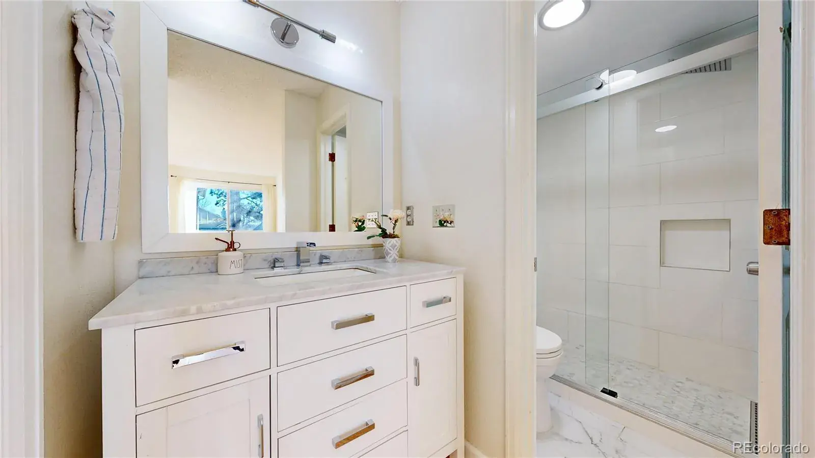 4320 S Andes Way #102 Aurora CO 80015 MLS #REC2295199 01172026212359 1600 11