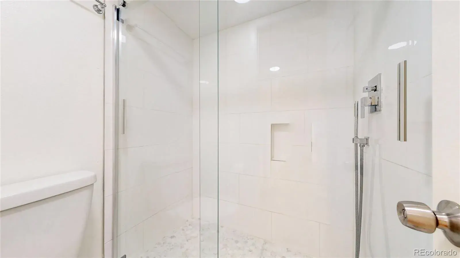 4320 S Andes Way #102 Aurora CO 80015 MLS #REC2295199 01172026212359 1600 12