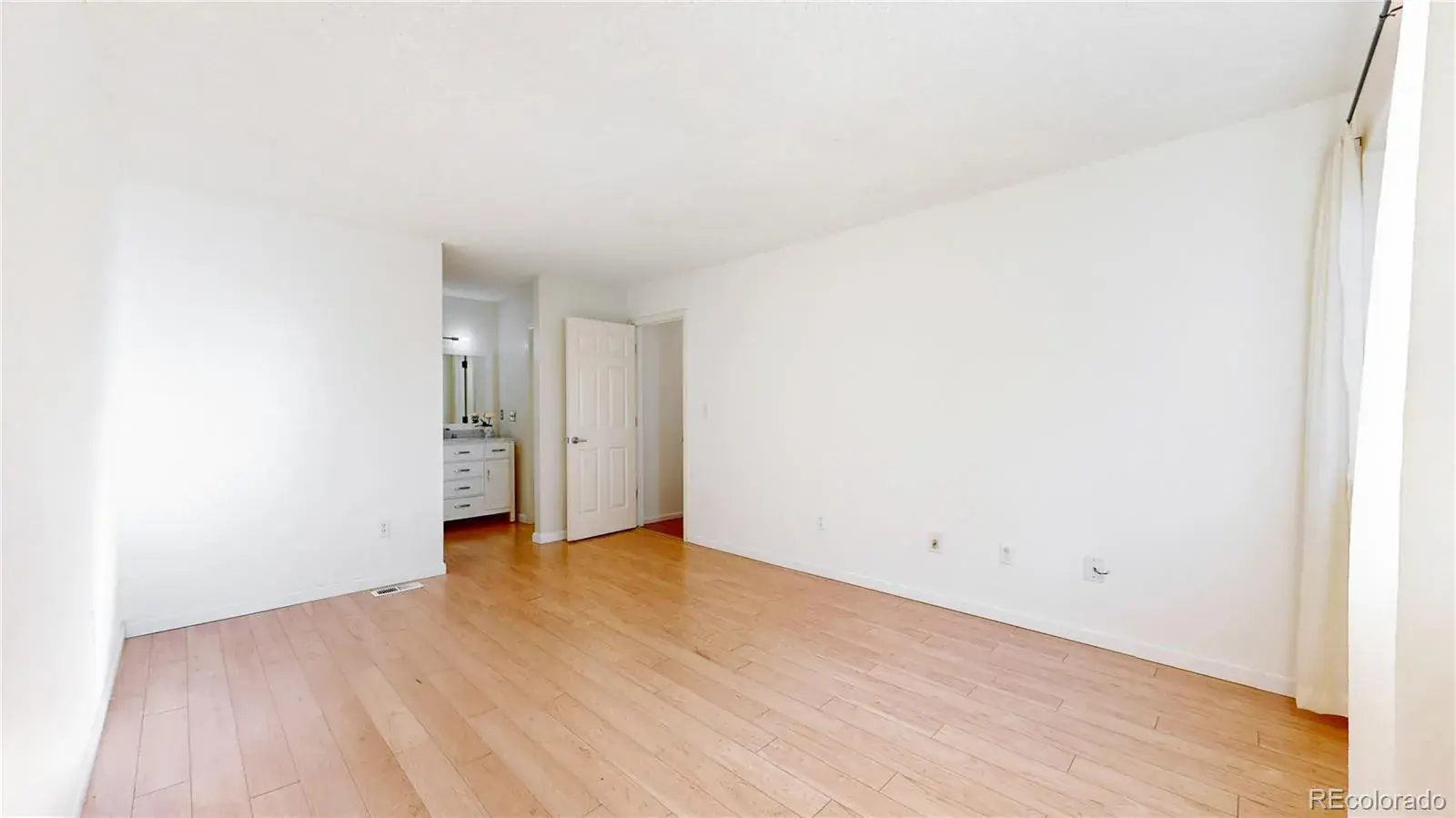 4320 S Andes Way #102 Aurora CO 80015 MLS #REC2295199 01172026212359 1600 13
