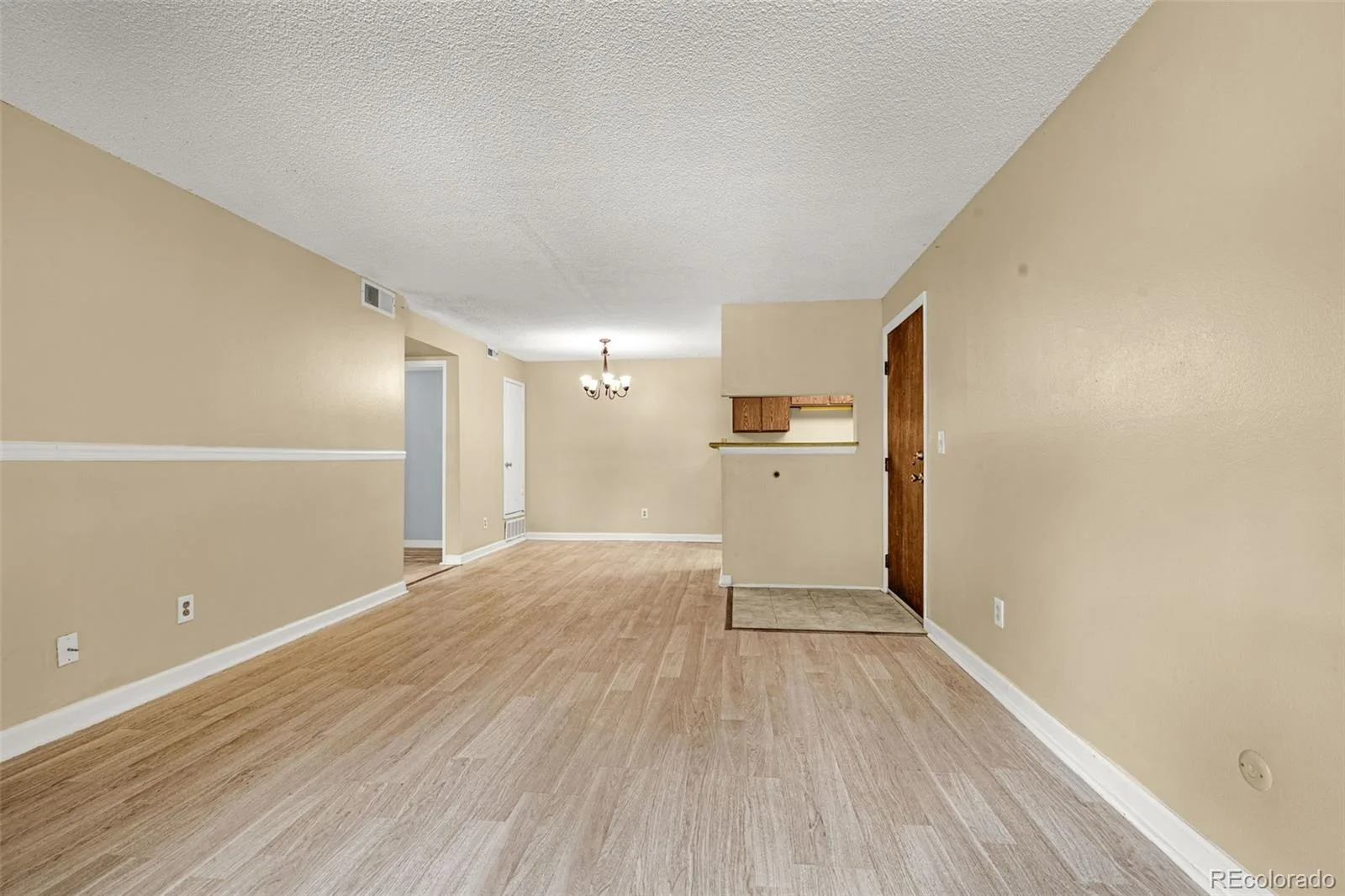 1760 S Pitkin Circle #B Aurora CO 80017 | MLS #REC2299478 06252026144536 1600 4