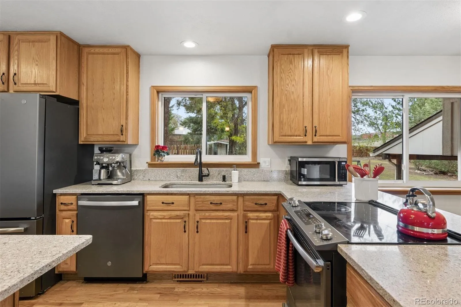 12861 W Asbury Place Lakewood CO 80228 MLS #REC2301744 05232026092920 1600 12