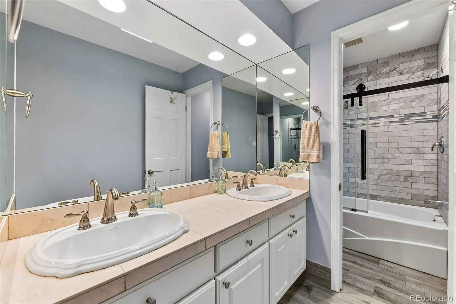 3612 S Spruce Street Denver CO 80237 MLS #REC2302338 06122026173108 1600 21