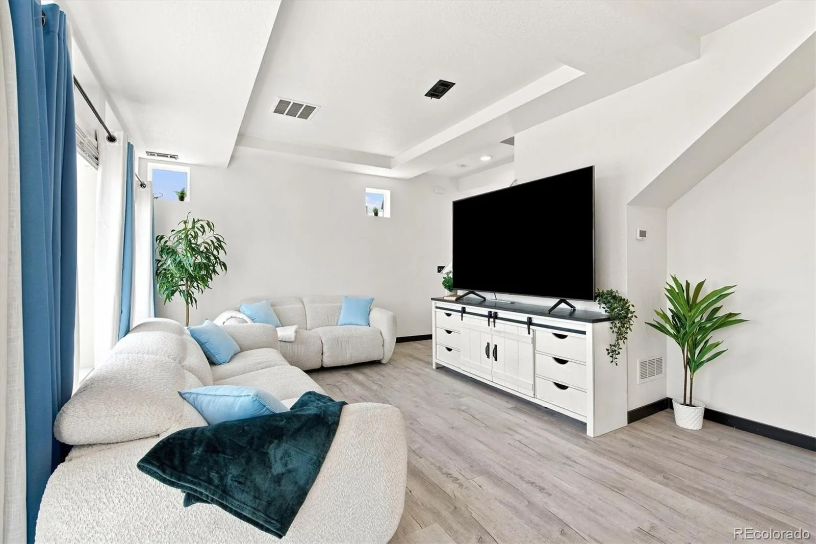 26236 E Byers Place Aurora CO 80018 | MLS #REC2303722 08282026154750 1600 10