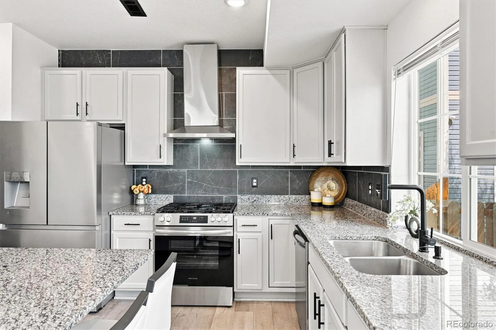 26236 E Byers Place Aurora CO 80018 | MLS #REC2303722 08282026154750 1600 14