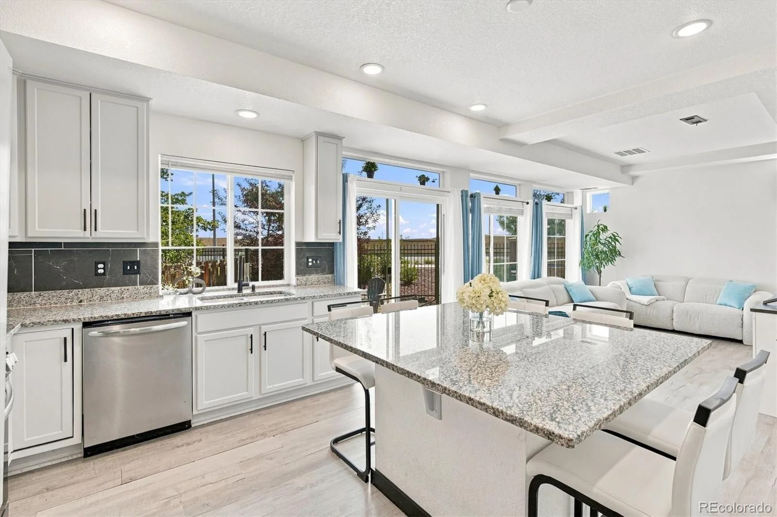 26236 E Byers Place Aurora CO 80018 | MLS #REC2303722 08282026154750 1600 15