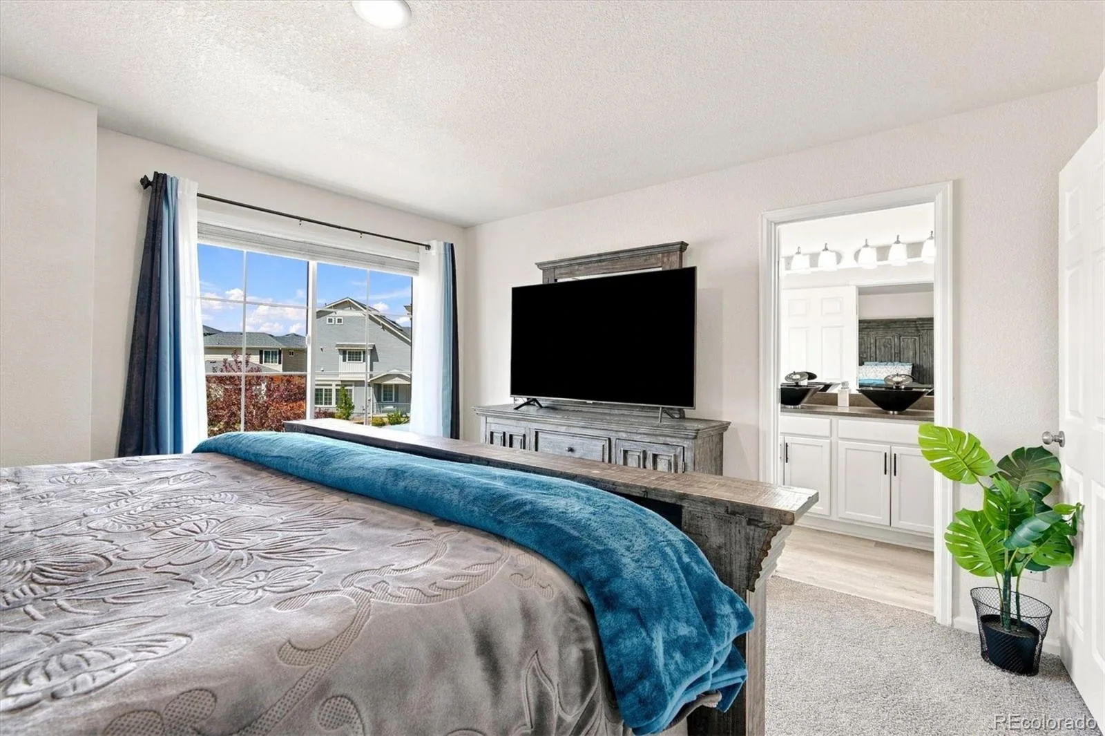 26236 E Byers Place Aurora CO 80018 | MLS #REC2303722 08282026154750 1600 20