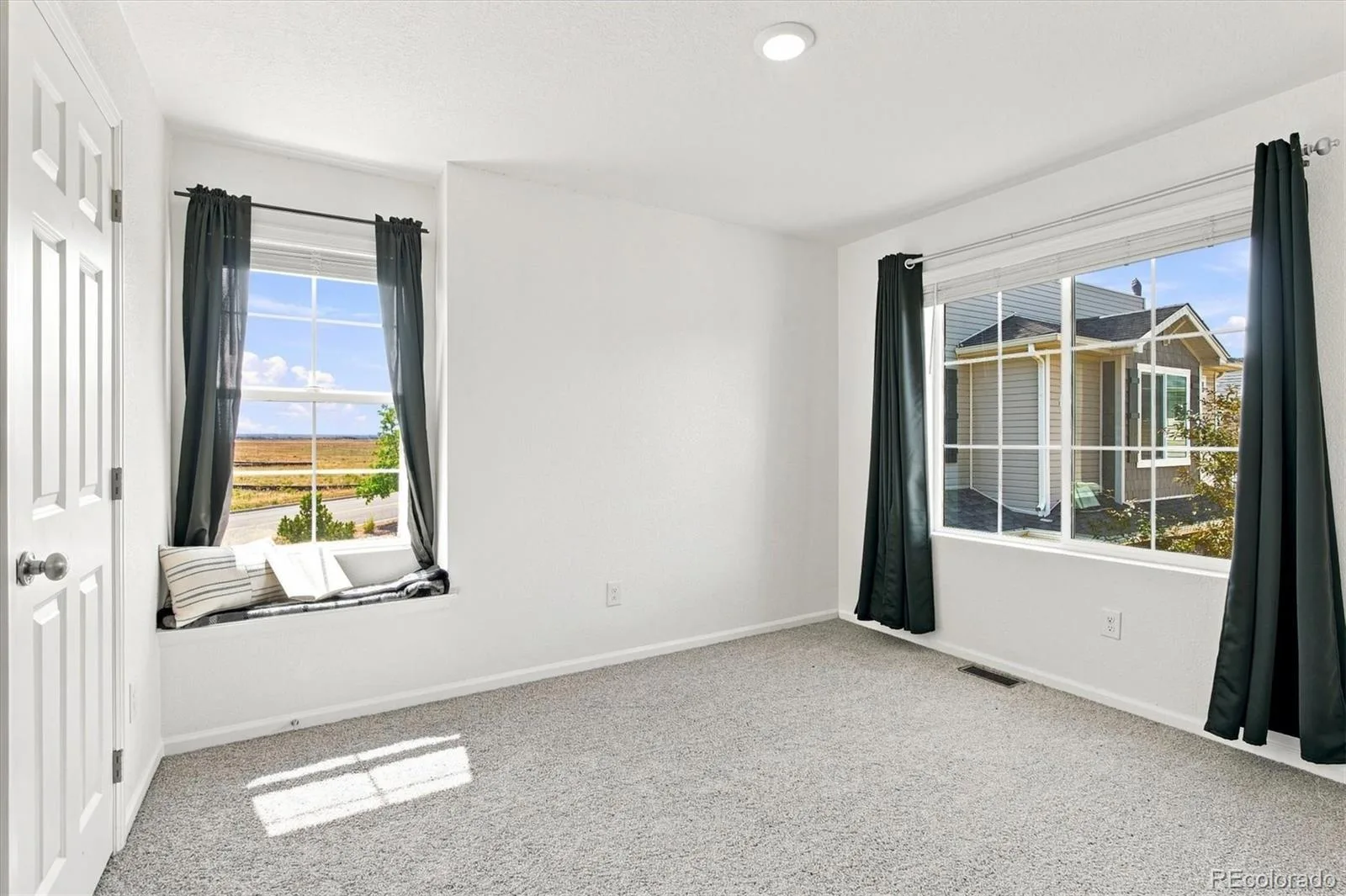 26236 E Byers Place Aurora CO 80018 | MLS #REC2303722 08282026154750 1600 25