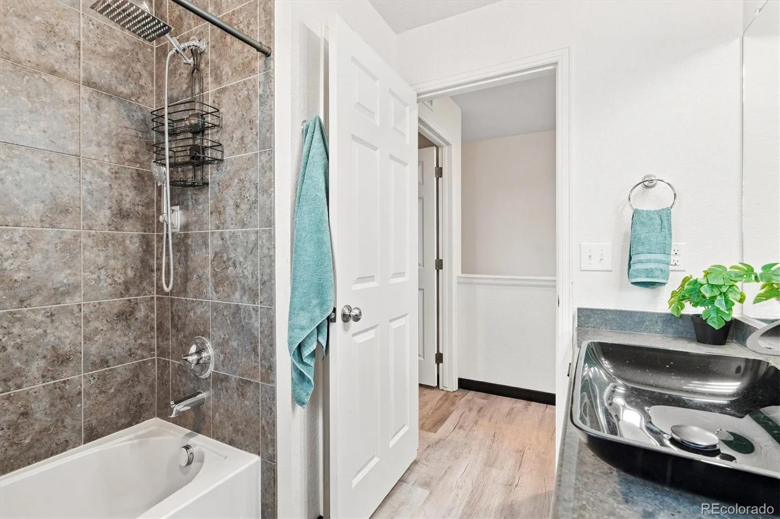 26236 E Byers Place Aurora CO 80018 | MLS #REC2303722 08282026154750 1600 29