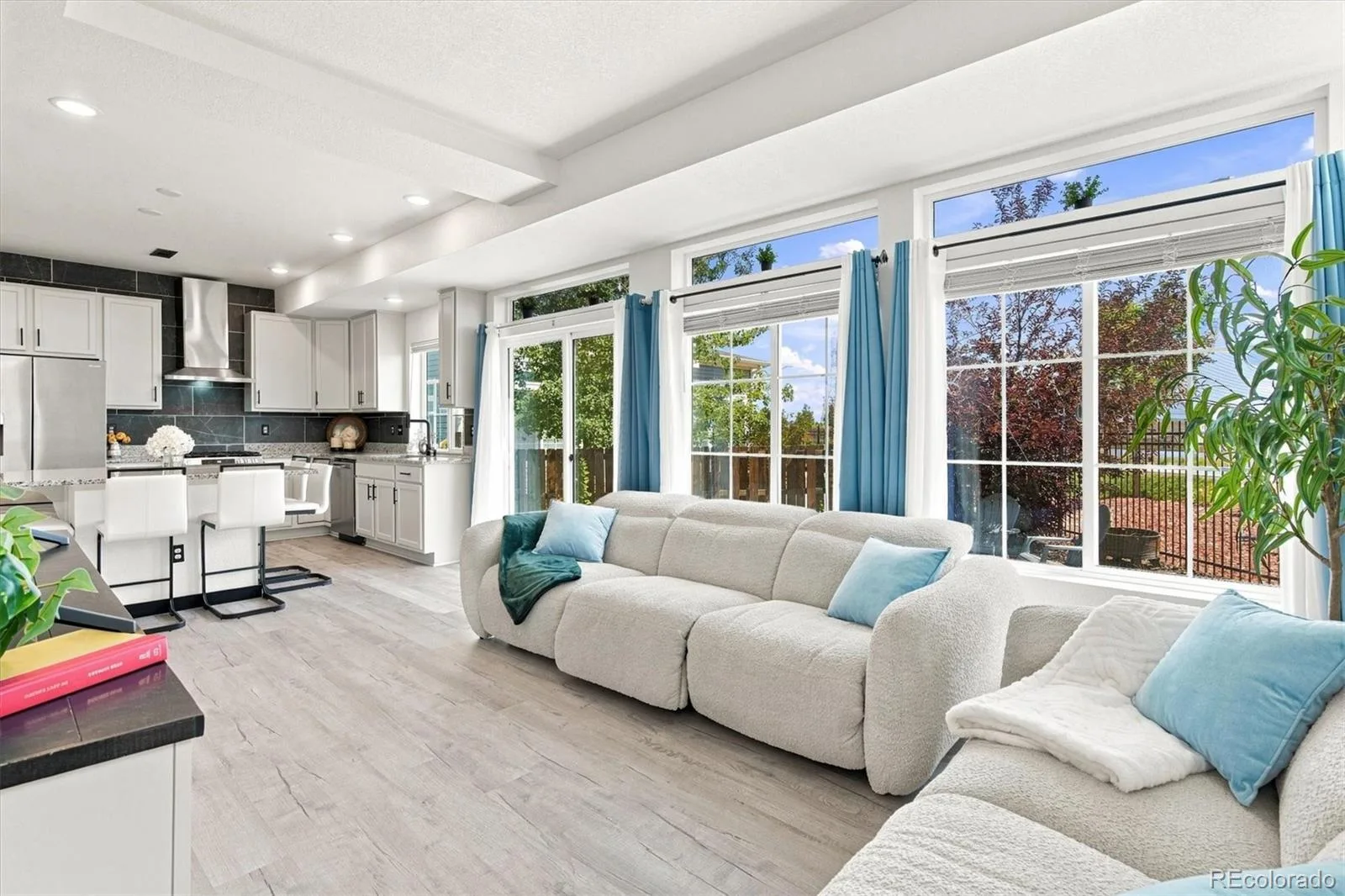 26236 E Byers Place Aurora CO 80018 | MLS #REC2303722 08282026154750 1600 9