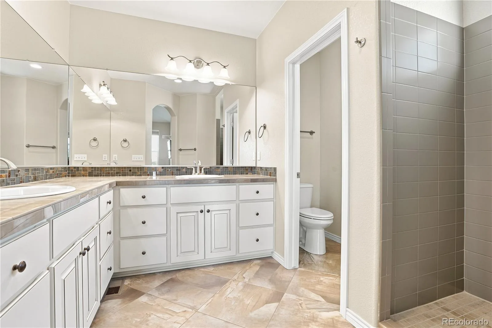 13881 W 87th Drive Arvada CO 80005 | MLS #REC2308699 08012026090404 1600 33