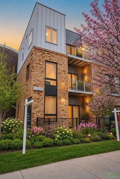 2530 Lawrence Street #RA301 Denver CO 80205 MLS #REC2308807 06132026033215 800 29
