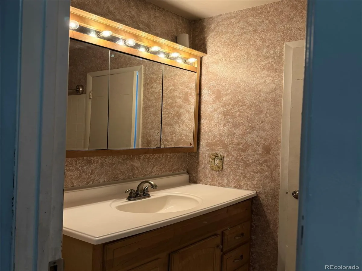 1955 S Oakland Way Aurora CO 80014 | MLS #REC2309003 08202026222631 1200 5
