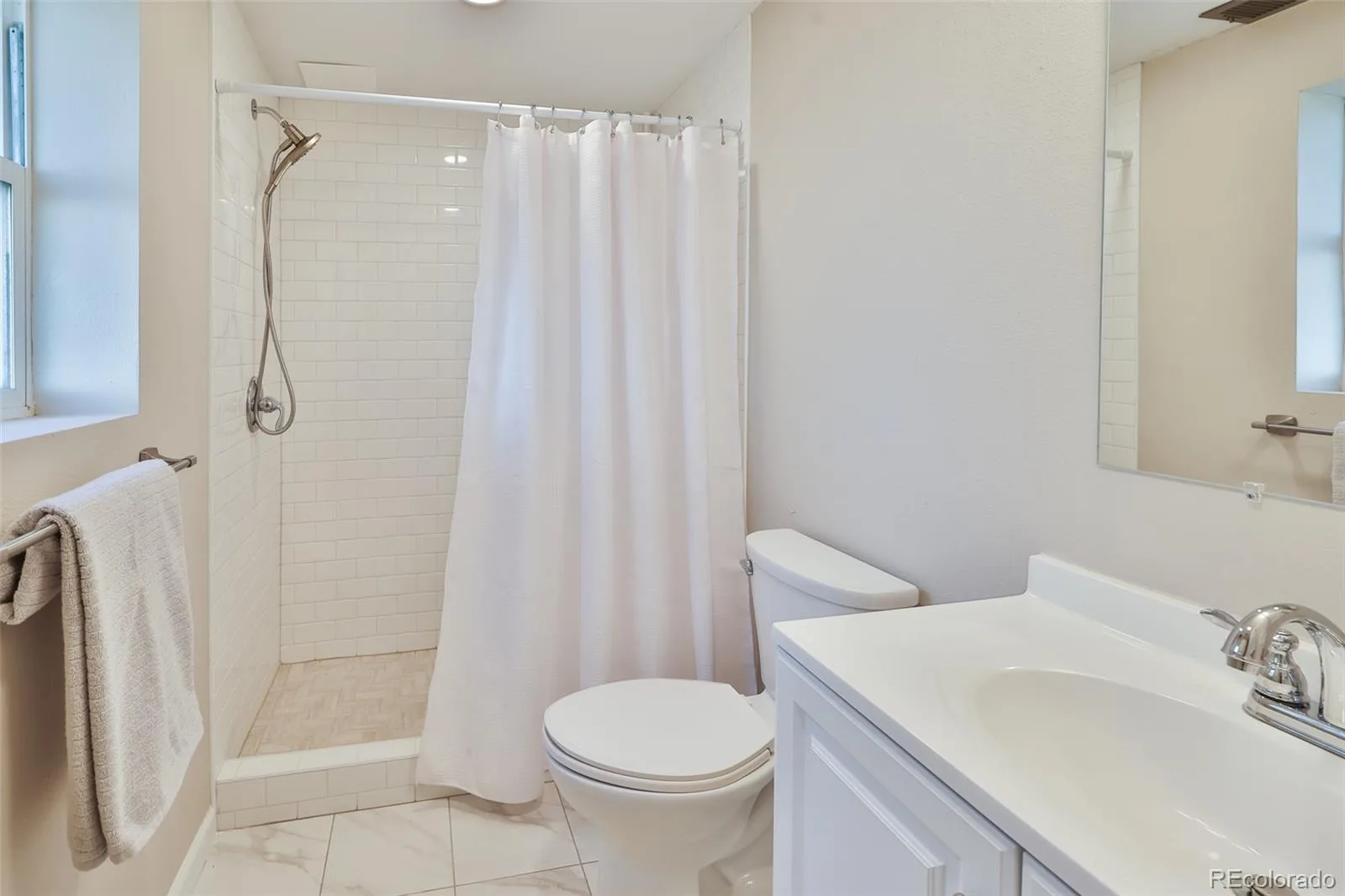 41820 Madrid Drive Parker CO 80138 | MLS #REC2312888 07242026061449 1600 28