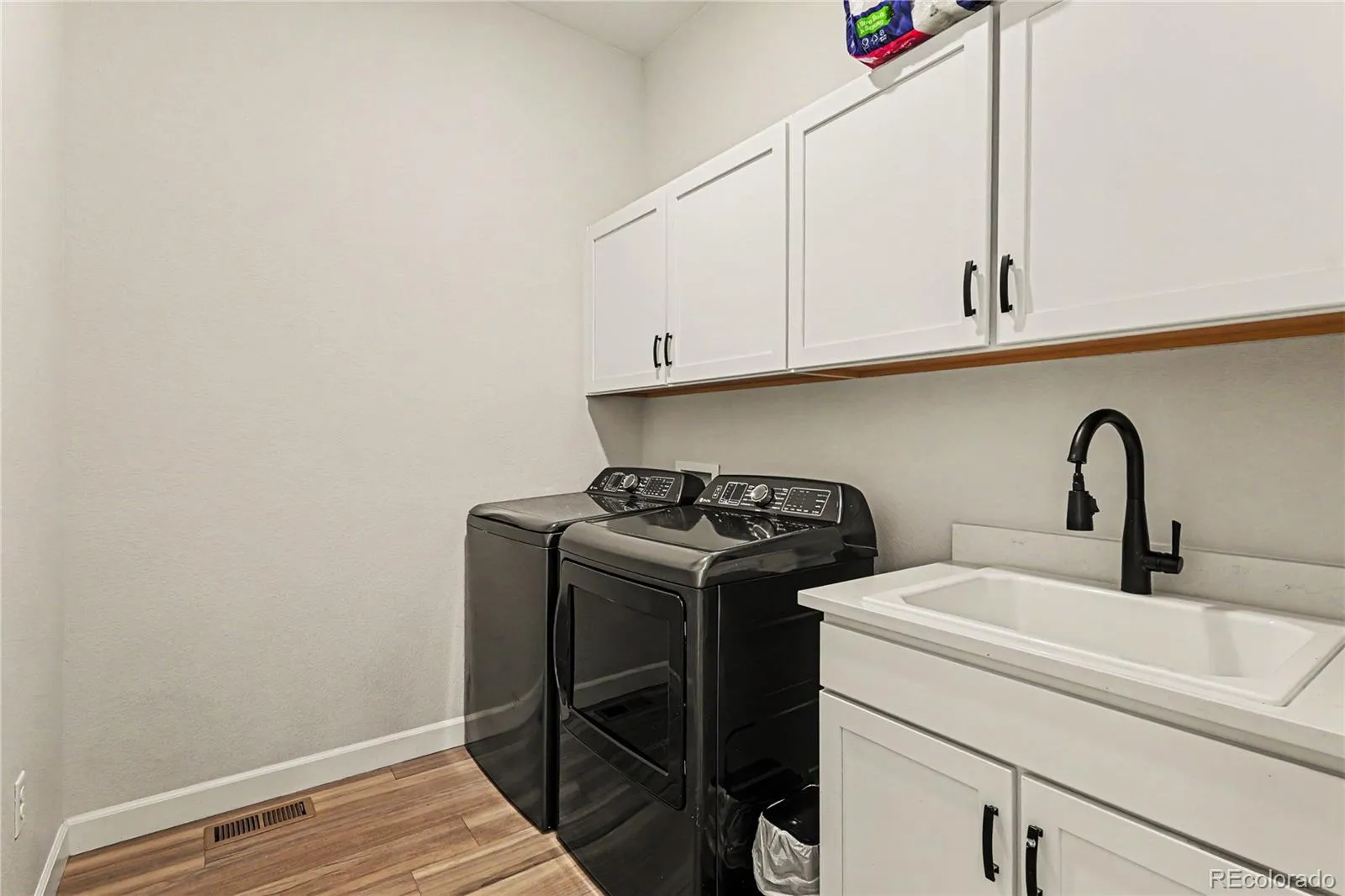 4044 Haleyville Court Aurora CO 80019 MLS #REC2313295 05152026210949 1600 20