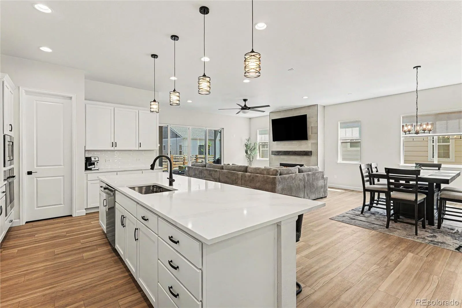 4044 Haleyville Court Aurora CO 80019 MLS #REC2313295 05152026210949 1600 4