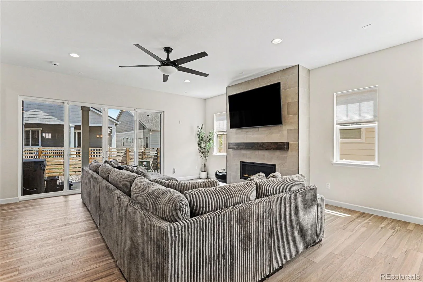 4044 Haleyville Court Aurora CO 80019 MLS #REC2313295 05152026210949 1600 9
