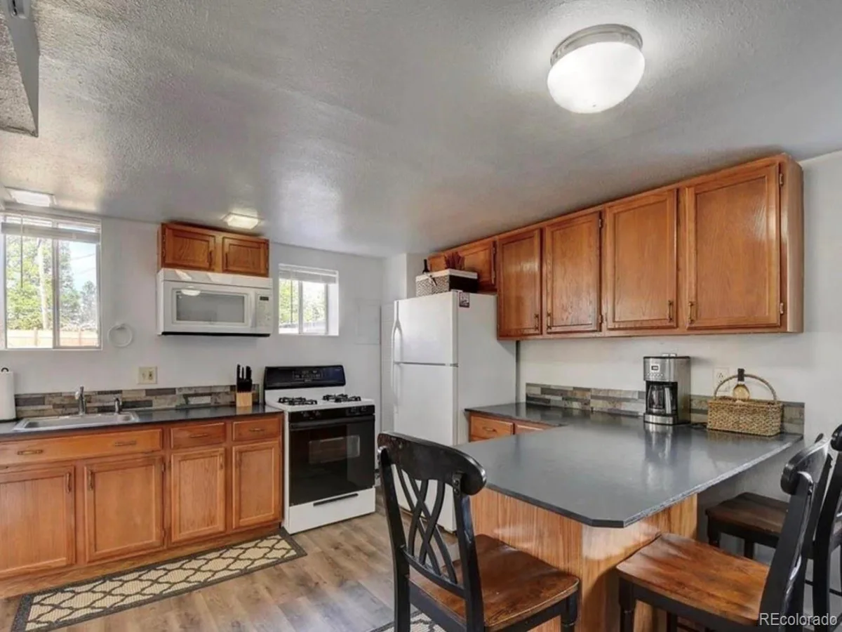 105 S Newland Street Lakewood CO 80226 MLS #REC2313884 06242026225302 1200 8