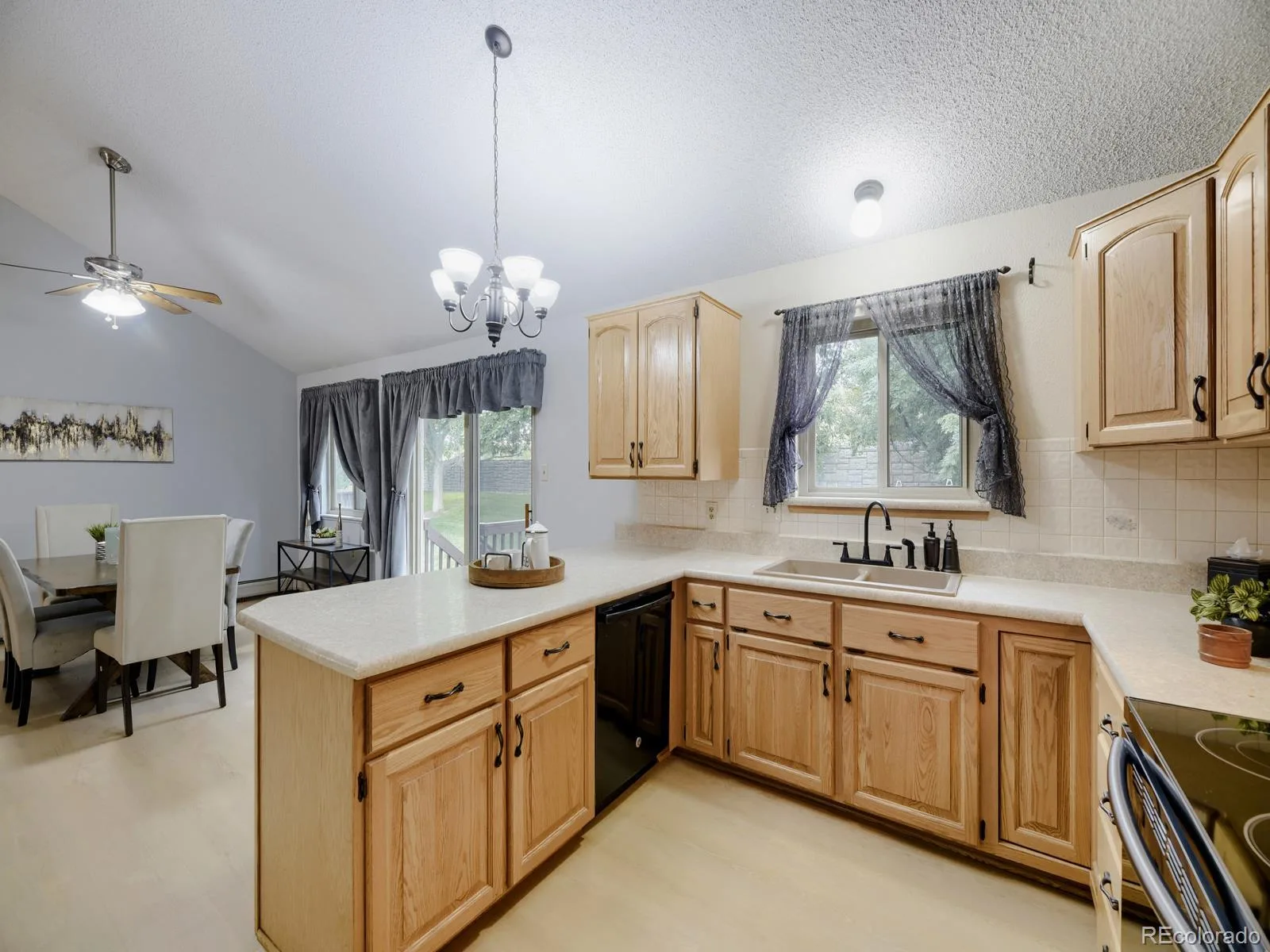 2835 W Davies Drive Littleton CO 80120 | MLS #REC2315341 07032026235848 1600 7