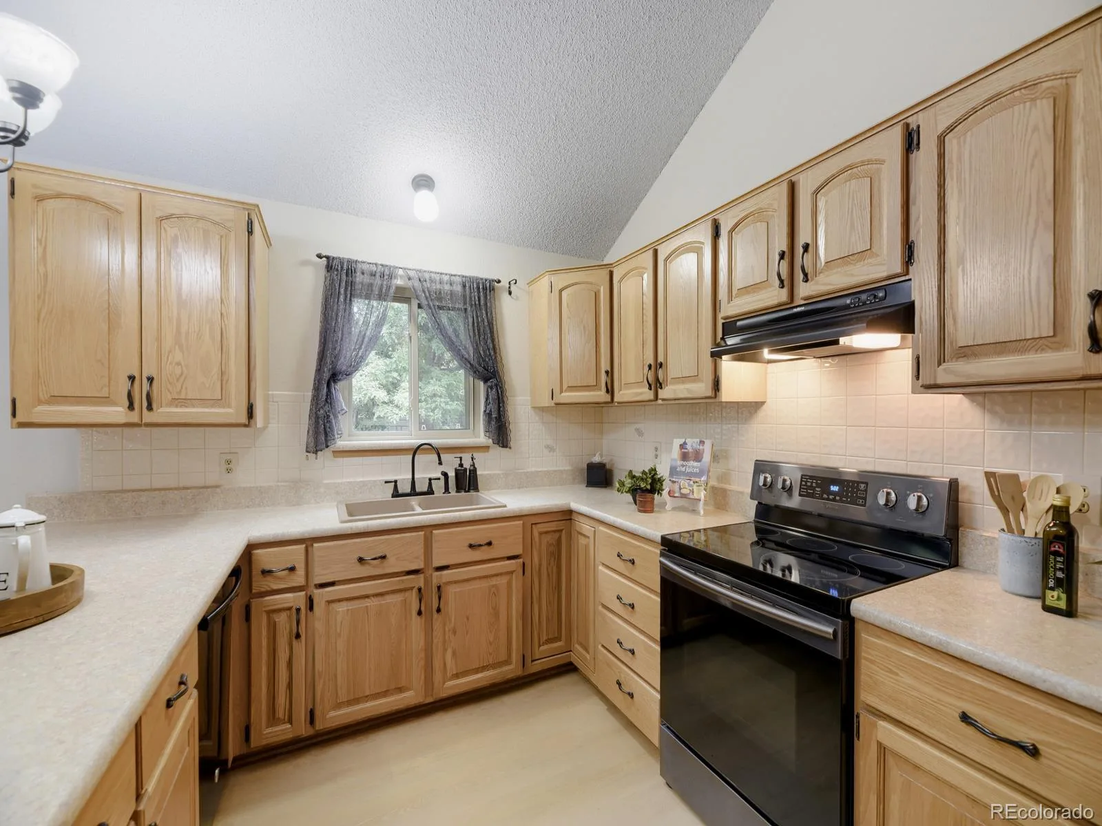 2835 W Davies Drive Littleton CO 80120 | MLS #REC2315341 07032026235848 1600 8