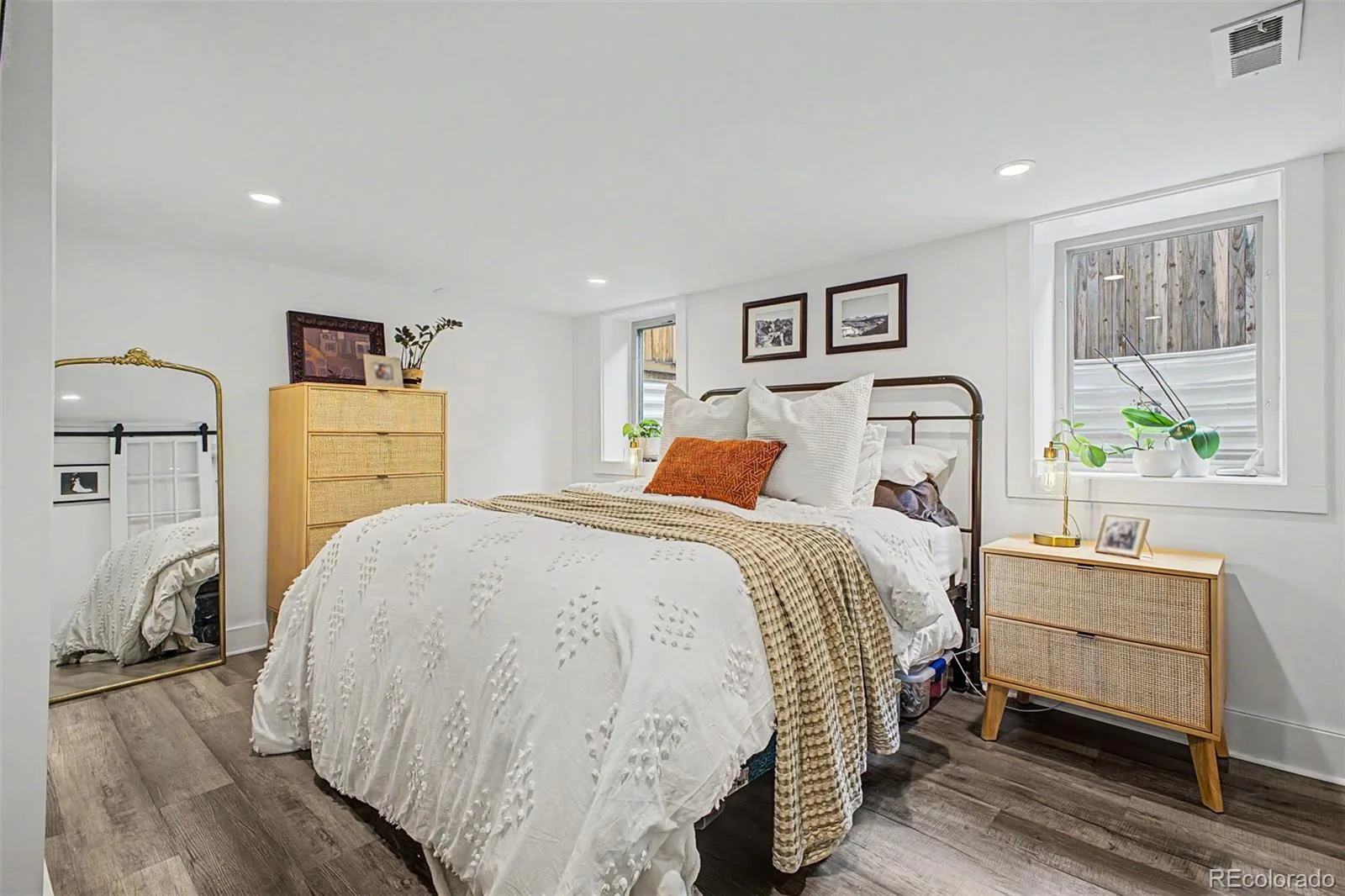 2051 S Sherman Street Denver CO 80210 | MLS #REC2317497 09242026112203 1600 26
