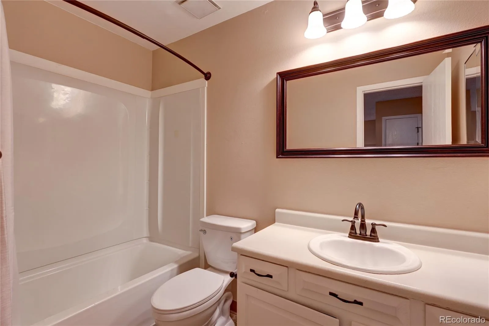 2826 S Wheeling Way Aurora CO 80014 | MLS #REC2321738 08212026020307 1600 32