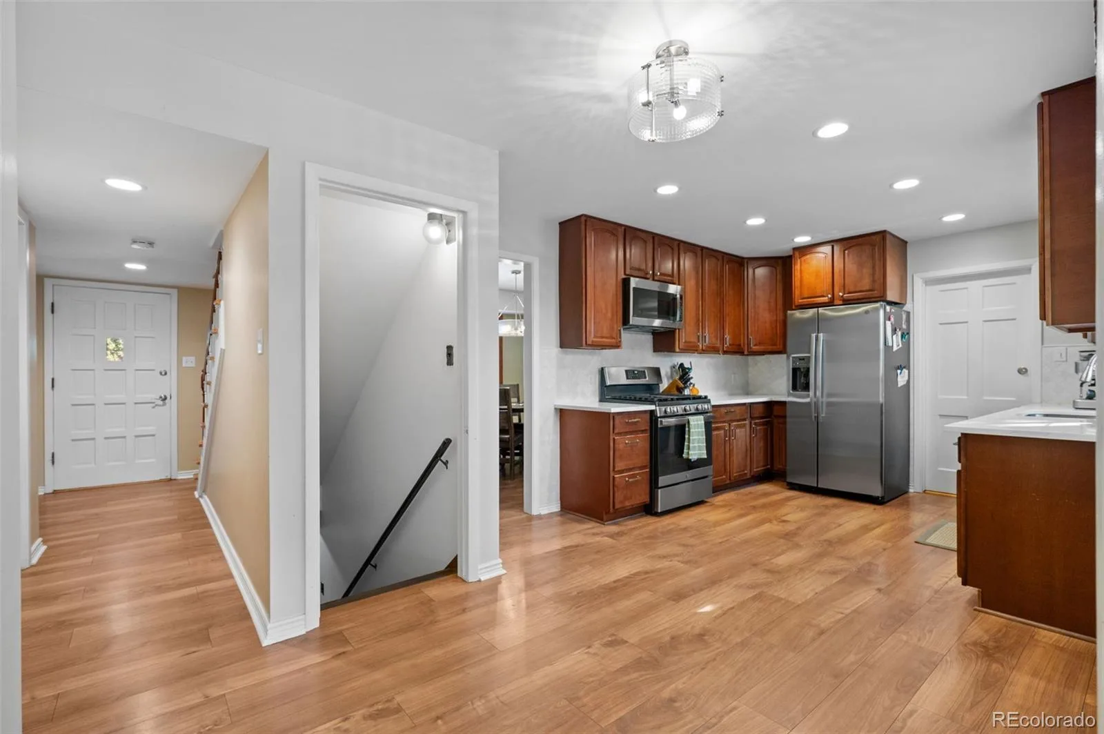 6551 S Williams Circle Centennial CO 80121 | MLS #REC2325372 10102026040051 1600 10
