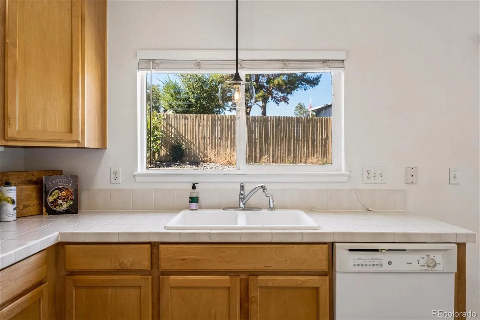 15038 E Archer Circle Aurora CO 80012 | MLS #REC2329746 10172026223131 1600 11