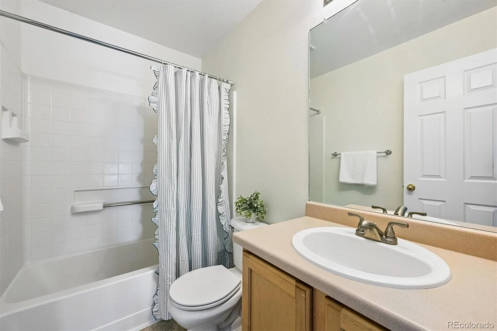 15038 E Archer Circle Aurora CO 80012 | MLS #REC2329746 10172026223131 1600 18