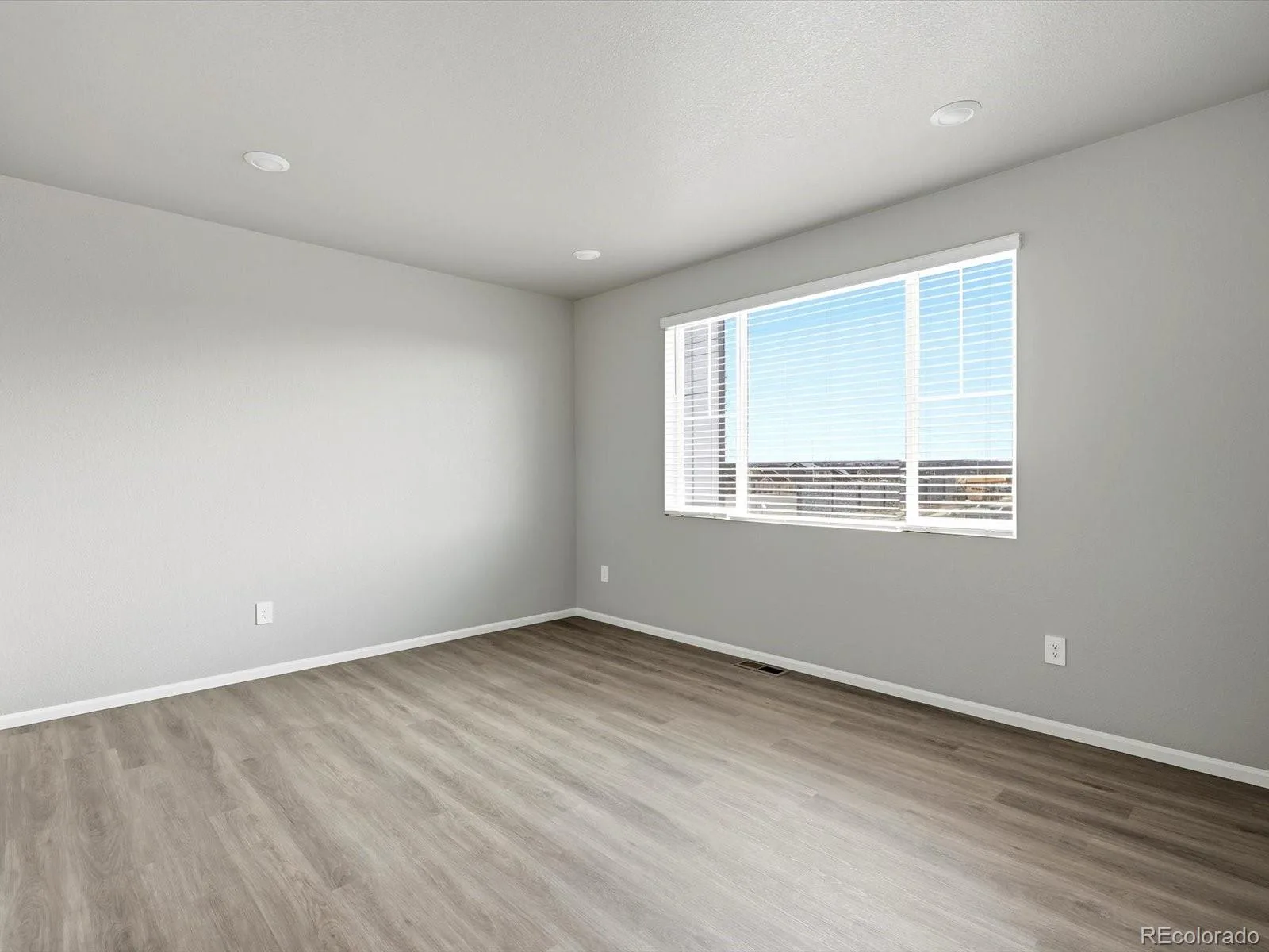 2233 E 164th Avenue Thornton CO 80602 | MLS #REC2330610 08212026214842 1600 4