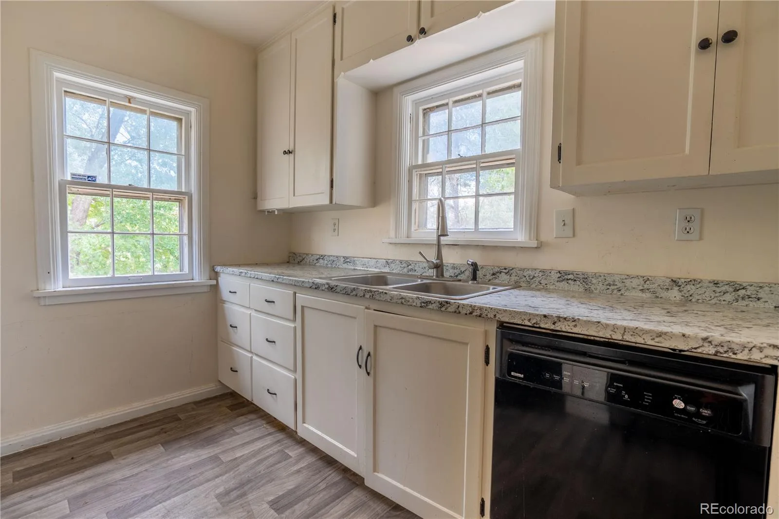 3140 W Girard Avenue Englewood CO 80110 | MLS #REC2331231 08232026235600 1600 7