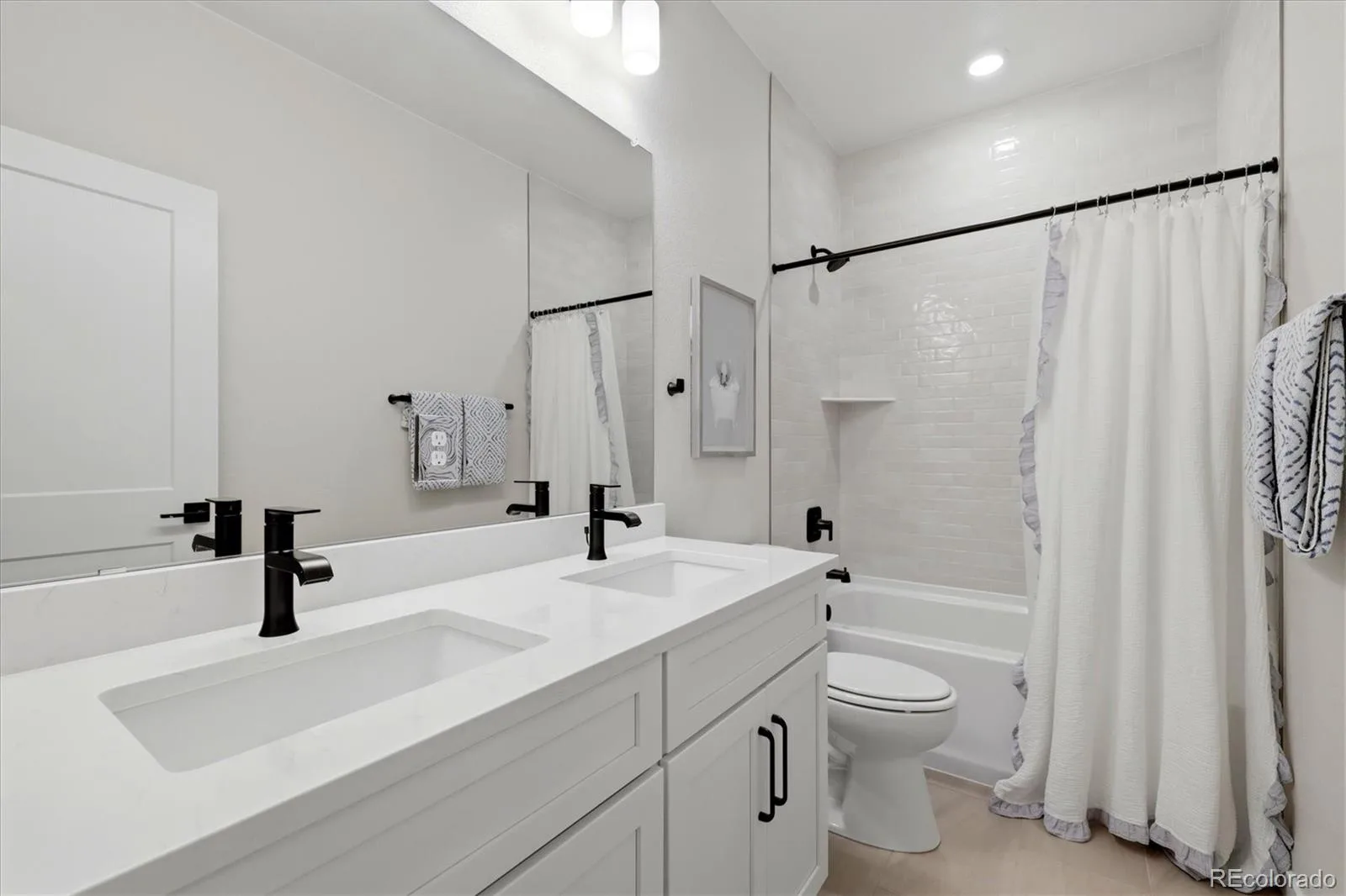8908 Buttonwillow Drive Littleton CO 80125 | MLS #REC2334346 07242026053602 1600 19