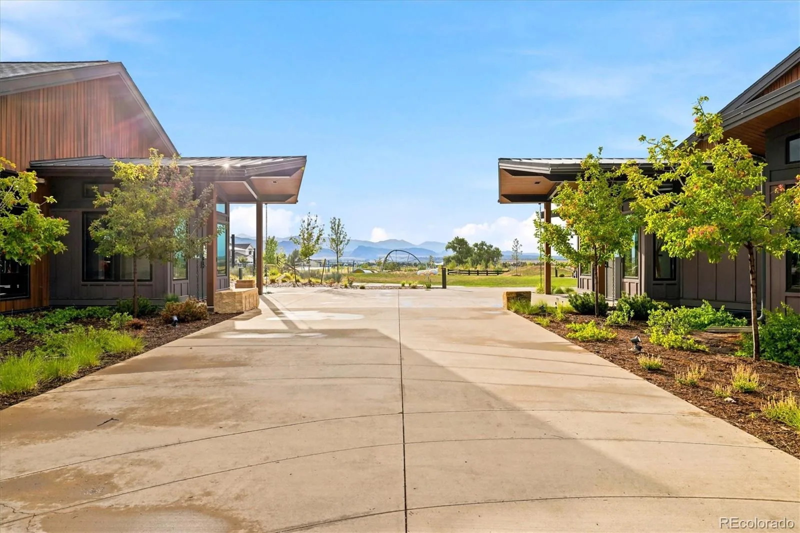 8908 Buttonwillow Drive Littleton CO 80125 | MLS #REC2334346 07242026053602 1600 2