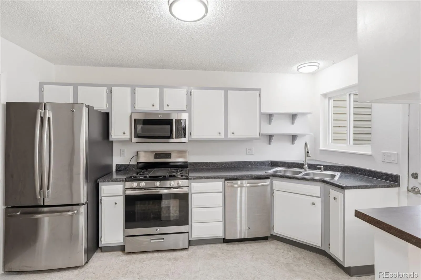 1719 S Lee Street #D Lakewood CO 80232 | MLS #REC2338886 05202026194238 1600 11