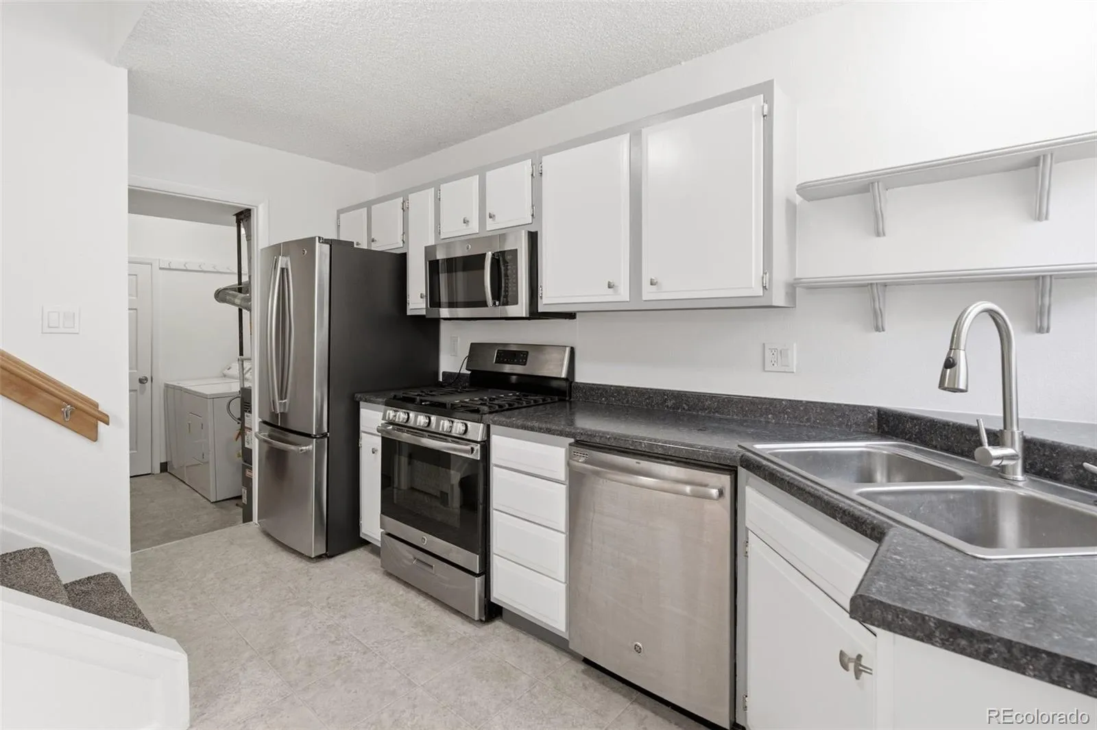 1719 S Lee Street #D Lakewood CO 80232 | MLS #REC2338886 05202026194238 1600 13