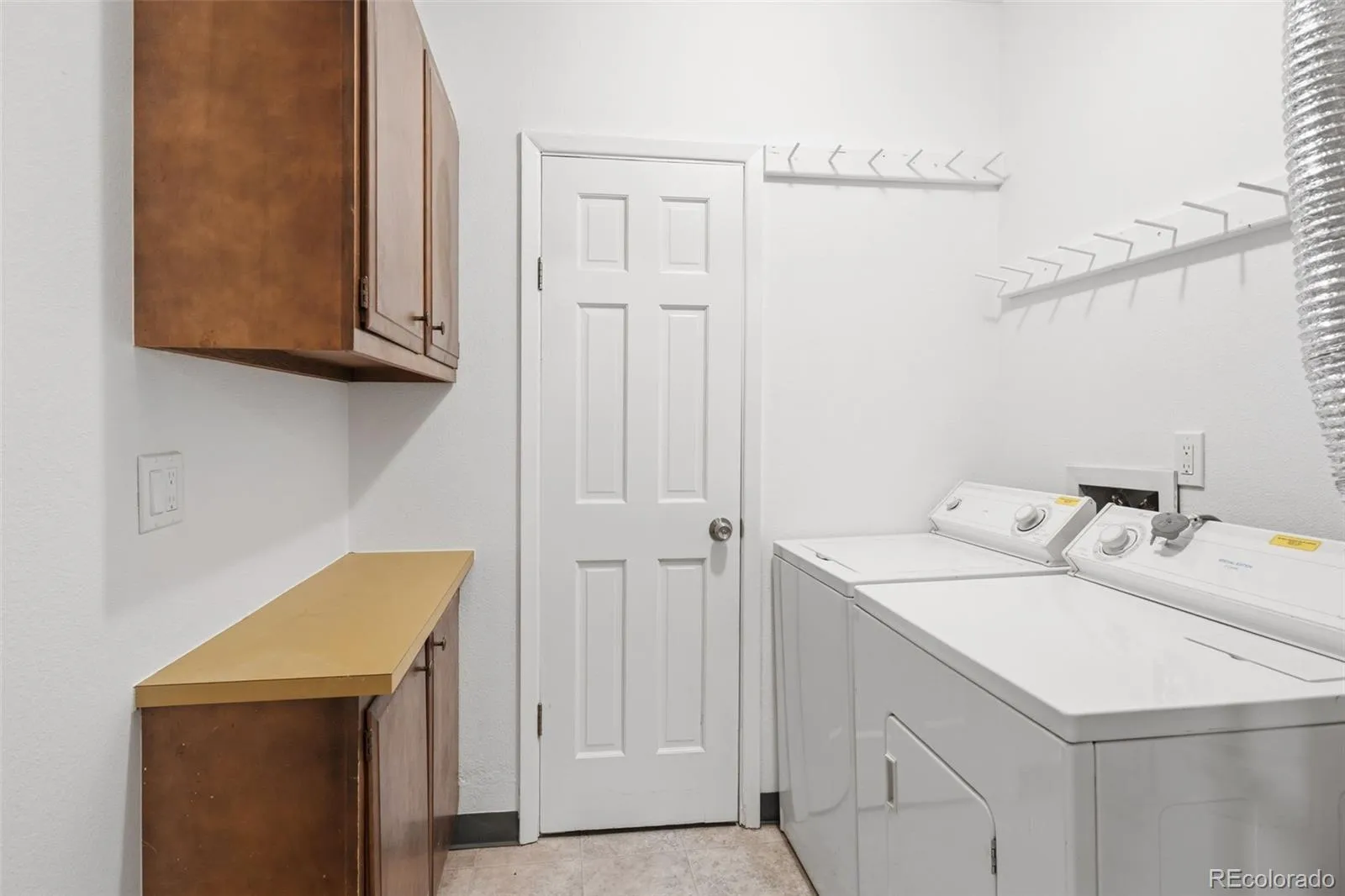 1719 S Lee Street #D Lakewood CO 80232 | MLS #REC2338886 05202026194238 1600 14