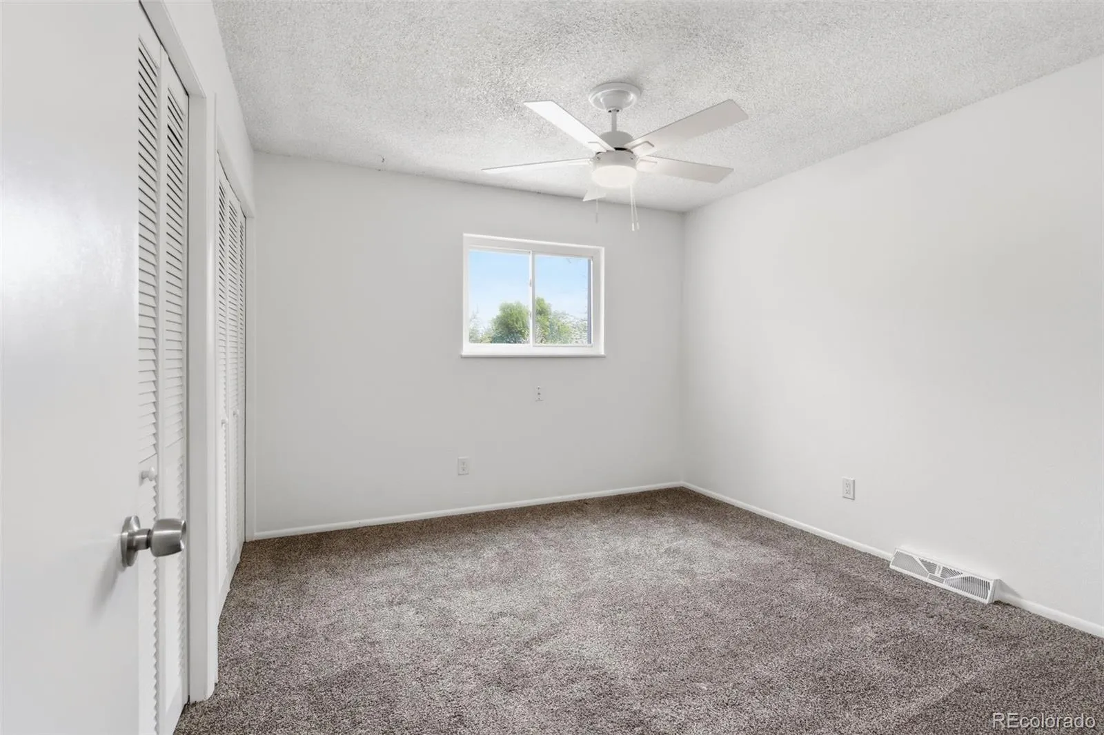 1719 S Lee Street #D Lakewood CO 80232 | MLS #REC2338886 05202026194238 1600 17