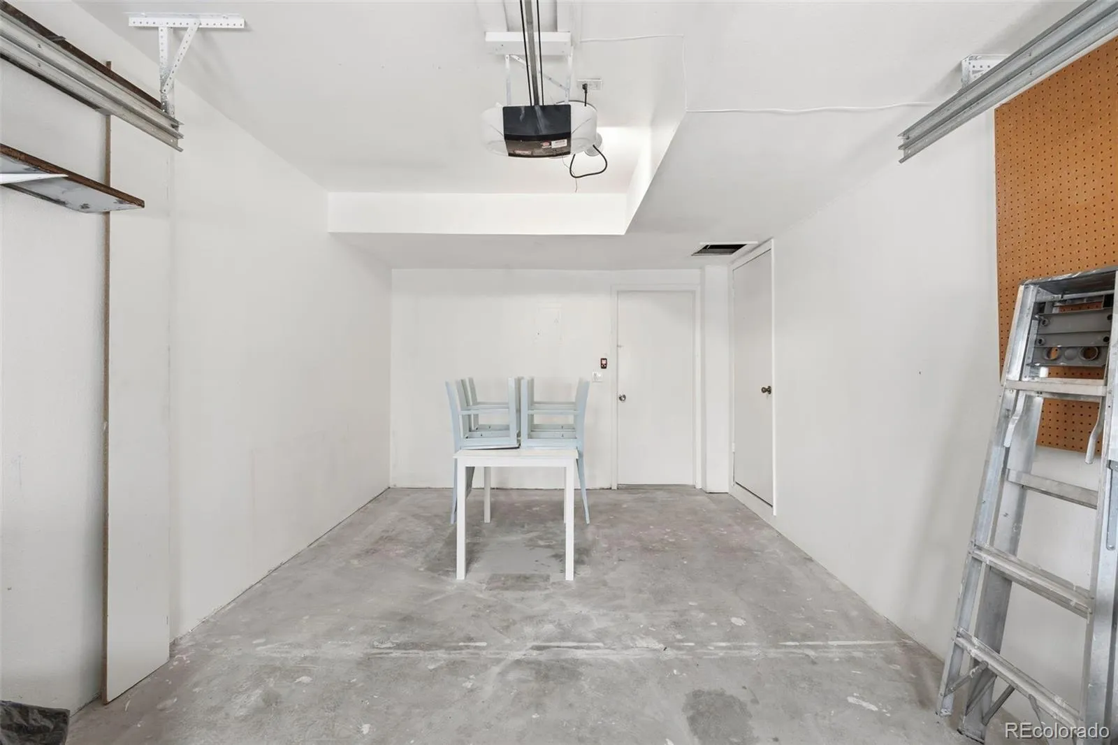 1719 S Lee Street #D Lakewood CO 80232 | MLS #REC2338886 05202026194238 1600 24
