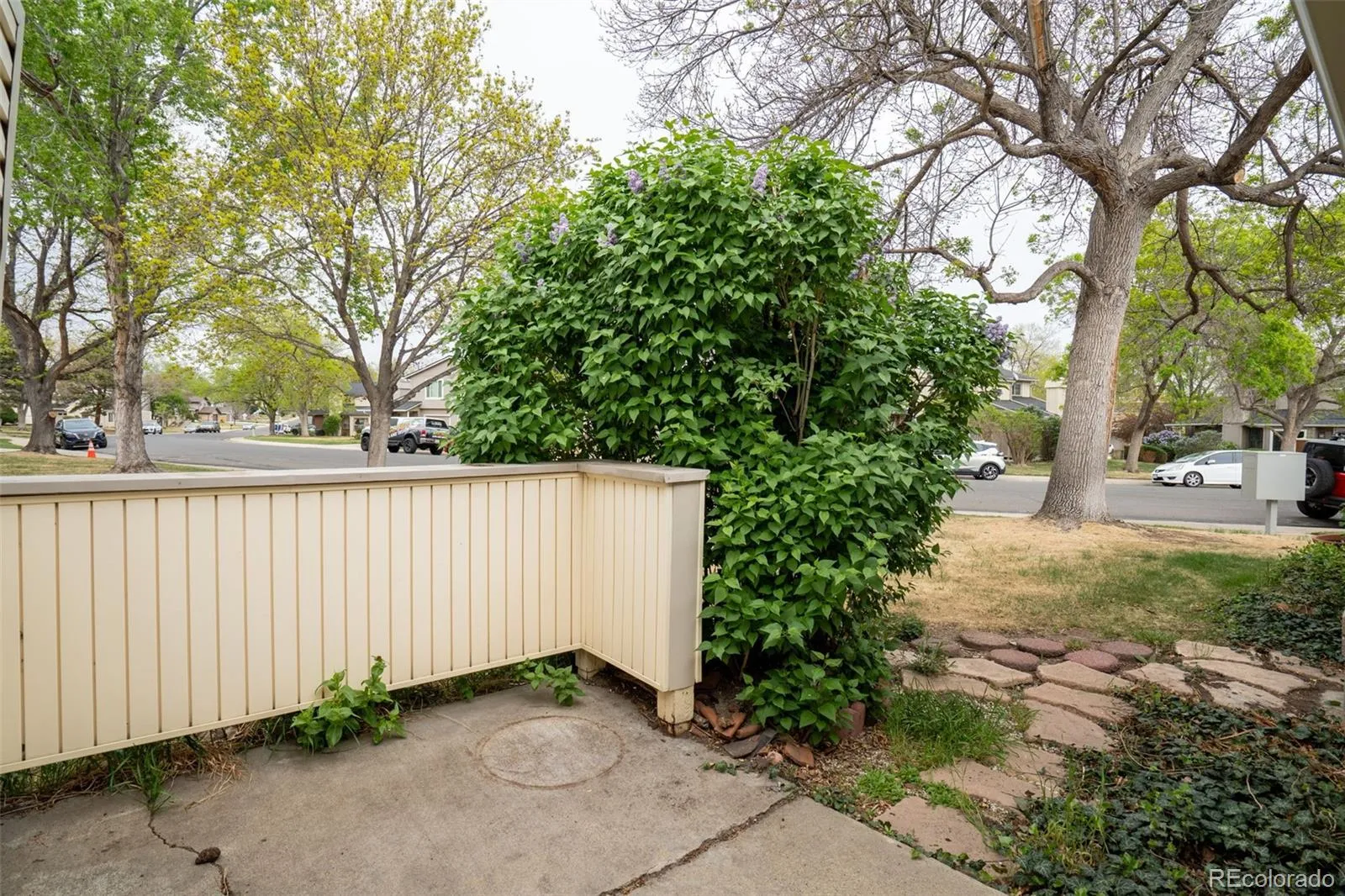 1719 S Lee Street #D Lakewood CO 80232 | MLS #REC2338886 05202026194238 1600 25