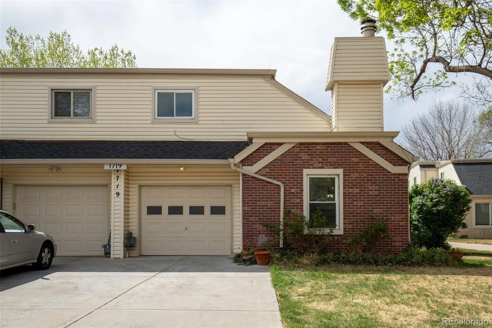 1719 S Lee Street #D Lakewood CO 80232 | MLS #REC2338886 05202026194238 1600 26