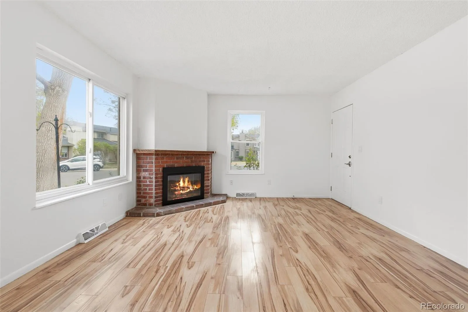 1719 S Lee Street #D Lakewood CO 80232 | MLS #REC2338886 05202026194238 1600 4