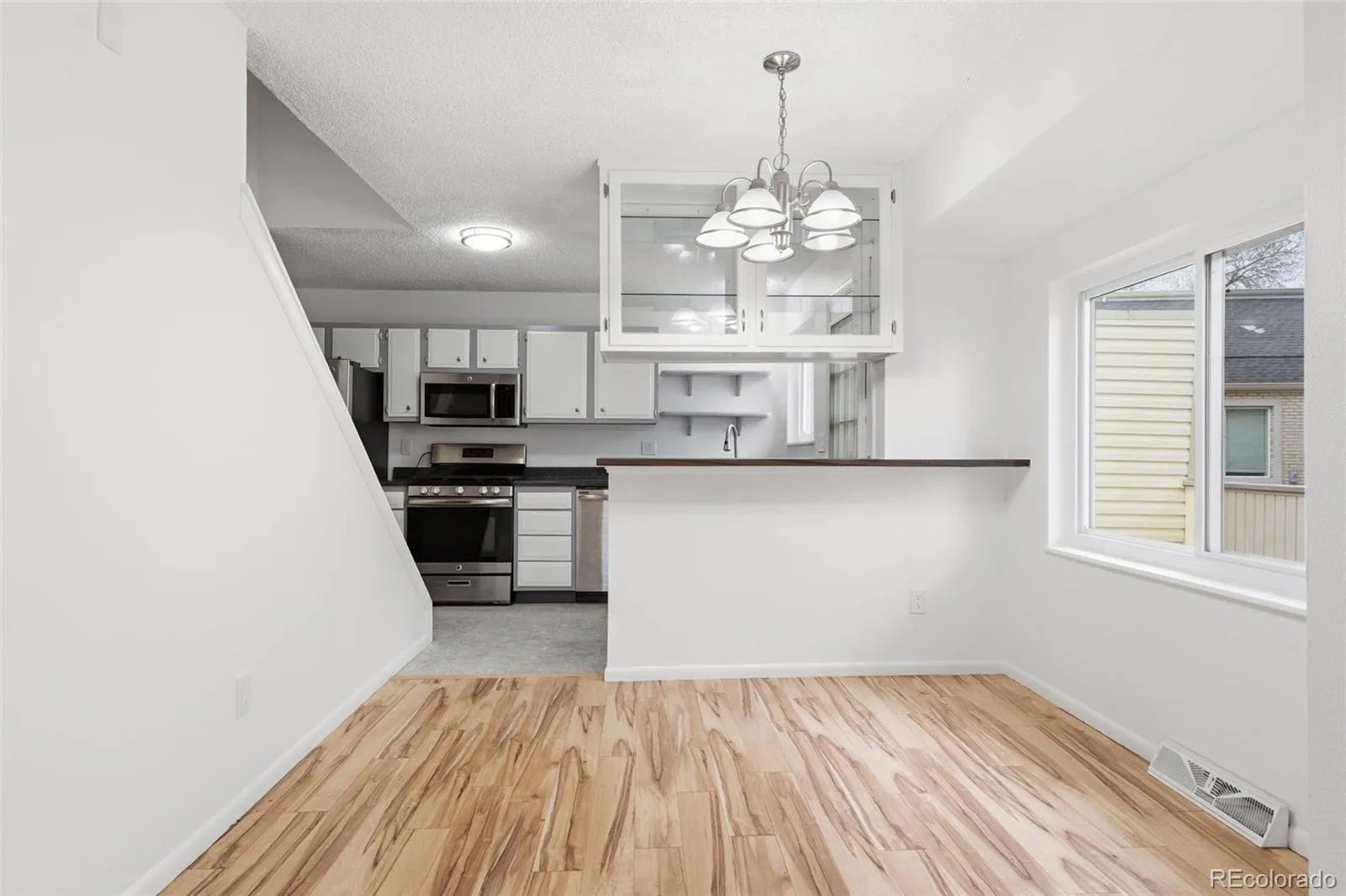 1719 S Lee Street #D Lakewood CO 80232 | MLS #REC2338886 05202026194238 1600 9