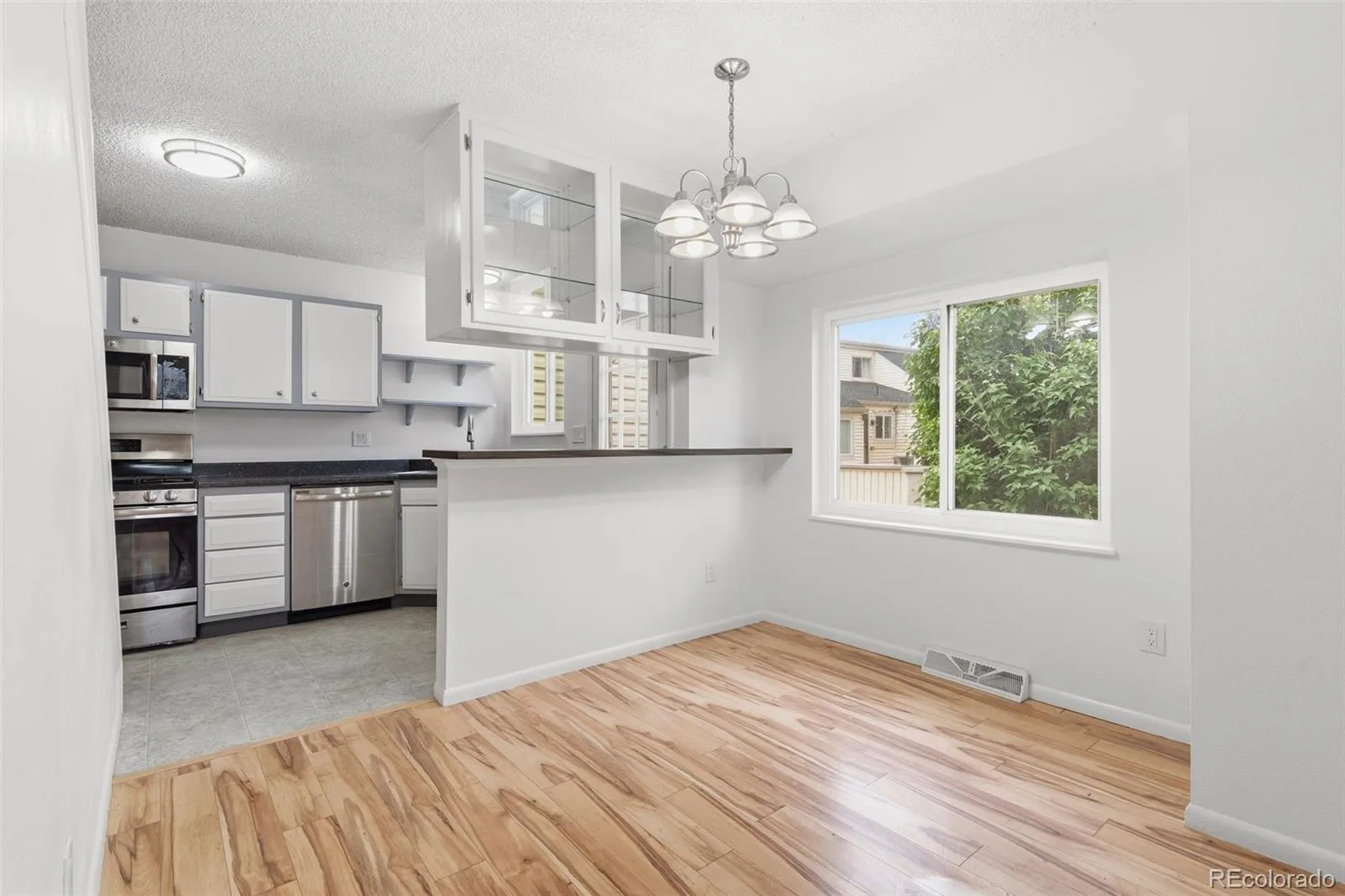 1719 S Lee Street #D Lakewood CO 80232 | MLS #REC2338886 09292026234728 1600 8