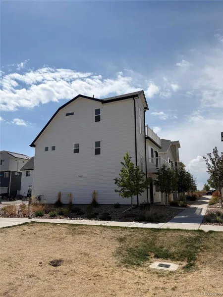 18211 E 51st Avenue Denver CO 80249 MLS #REC2341793 05052026034833 800 35