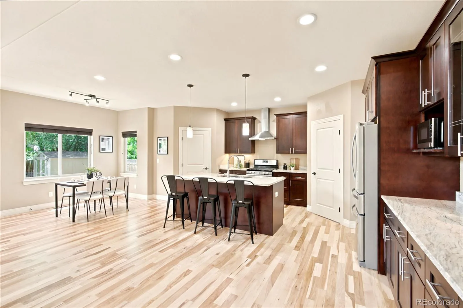 9851 W 71st Avenue Arvada CO 80004 MLS #REC2341923 06192026234442 1600 11