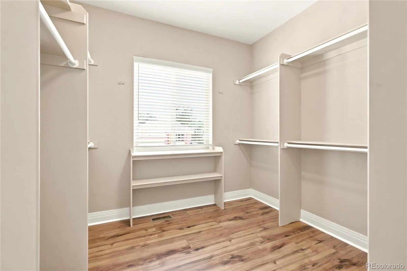 9851 W 71st Avenue Arvada CO 80004 MLS #REC2341923 06192026234442 1600 27