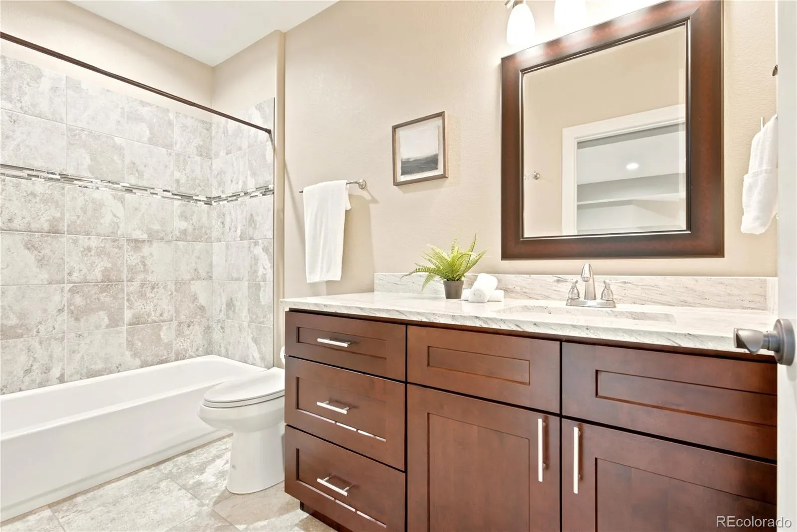 9851 W 71st Avenue Arvada CO 80004 MLS #REC2341923 06192026234442 1600 41