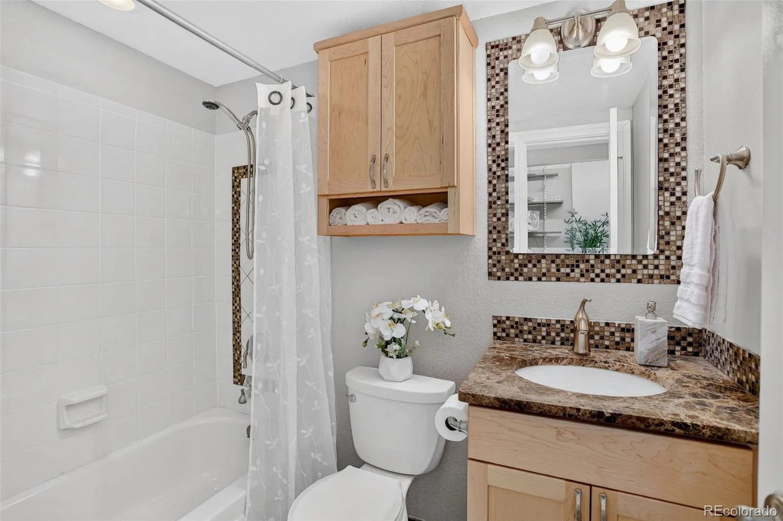 18574 E Layton Place Aurora CO 80015 | MLS #REC2343491 08042026131308 1600 30