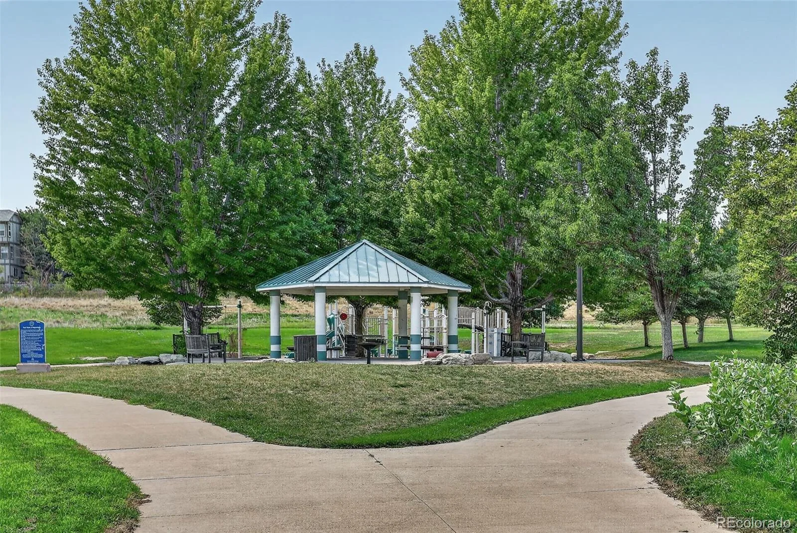 18574 E Layton Place Aurora CO 80015 | MLS #REC2343491 08042026131308 1600 37