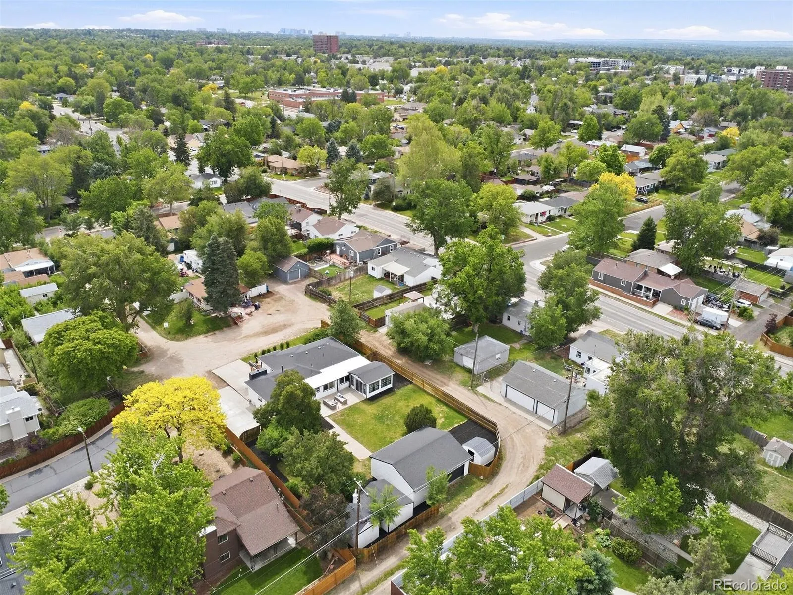 3075 S Emerson Way Englewood CO 80113 MLS #REC2344156 05282026030344 1600 30
