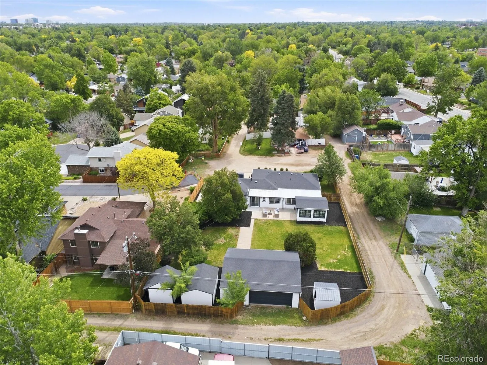 3075 S Emerson Way Englewood CO 80113 MLS #REC2344156 05282026030344 1600 34